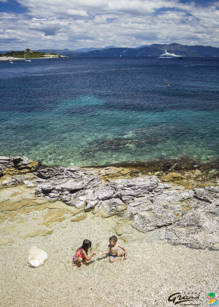 Paxos-Antipaxos